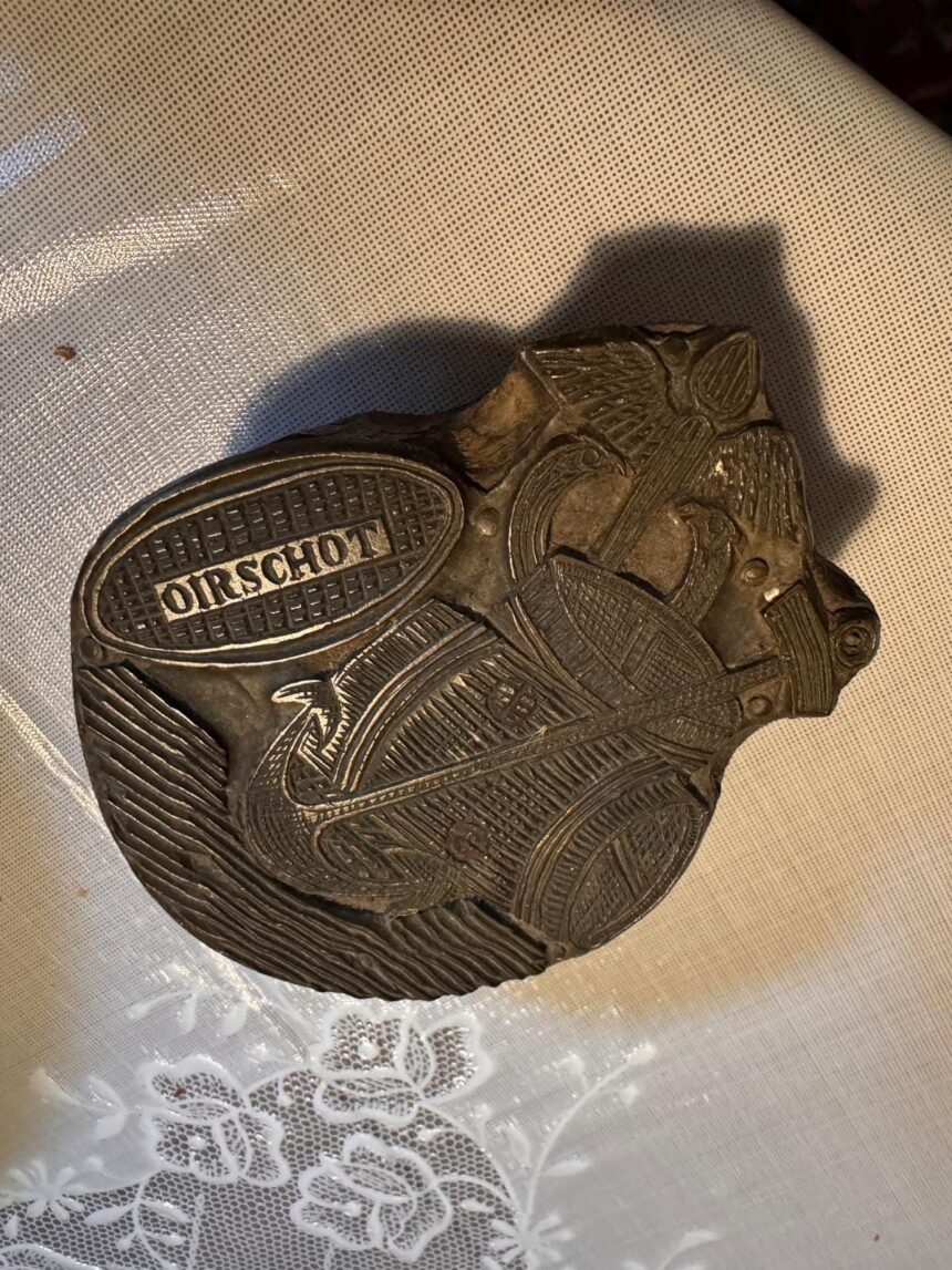 Wie weet waar deze stempel vandaan komt?